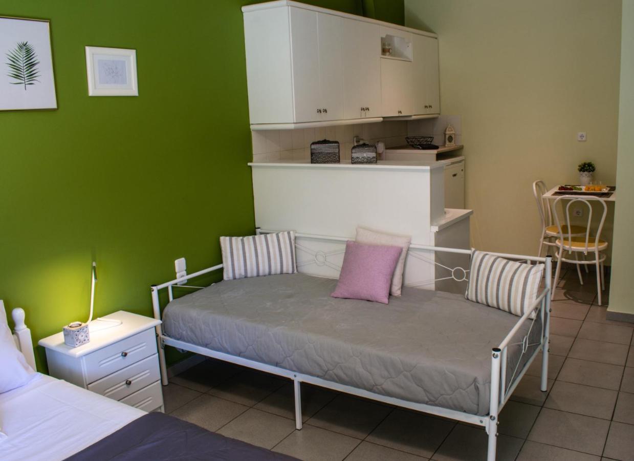 Kiki'S Apartments Neos Pirgos Luaran gambar