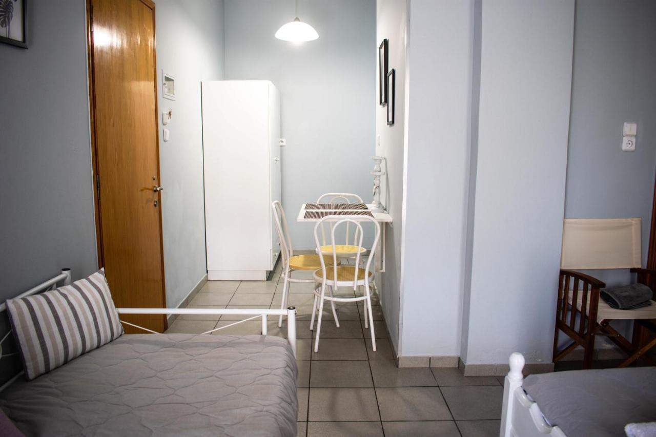 Kiki'S Apartments Neos Pirgos Luaran gambar